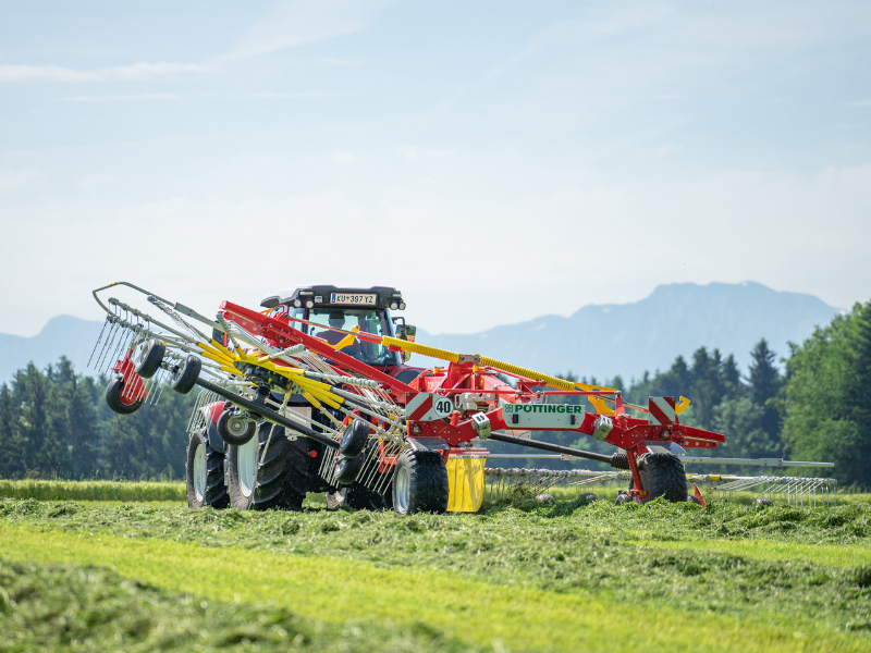 Zwadhark met middenafleg Pottinger TOP 882 C